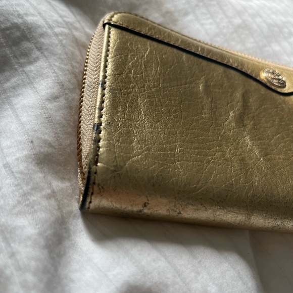 ✨ 2 for $12 ✨Gold metallic Rebecca Minkoff wallet - Picture 4 of 6